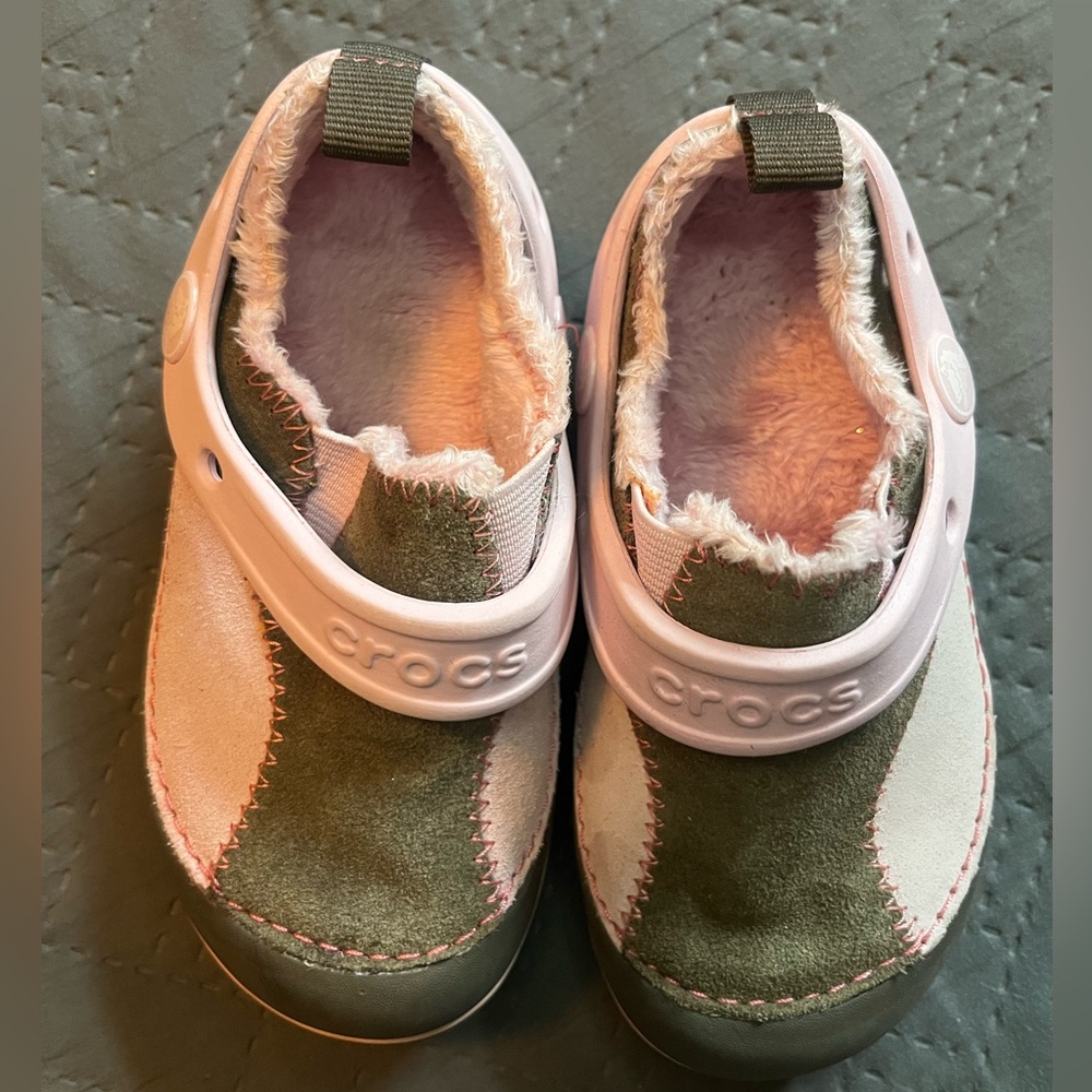 Girls size 8 fur lined pink and brown crocs. Worn maybe once.